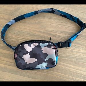 Lululemon Everywhere Belt Bag